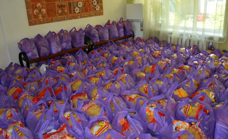 Соціальний центр підготував продуктові набори для новоприбулих вимушених переселенців