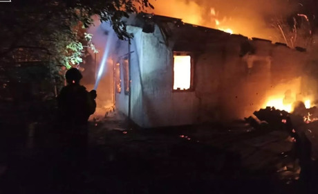 12 пожеж за добу. У Гуляйполі обстріли провокують масштабні руйнування
