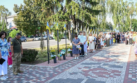 В Кагарлику вшанували пам'ять захисників, які загинули за незалежність та суверенітет України