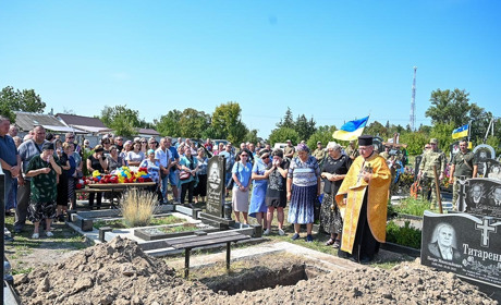 Остання дорога кагарличанина Вячеслава Титаренка: він боронив Україну у лавах Чорних Запорожців
