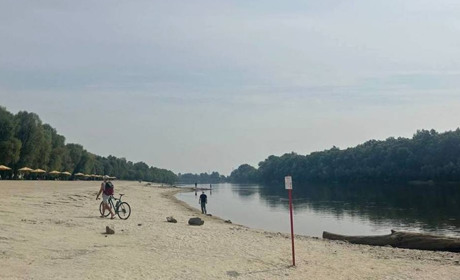 В Чернігові закривають пляжі через забруднення річки Десна