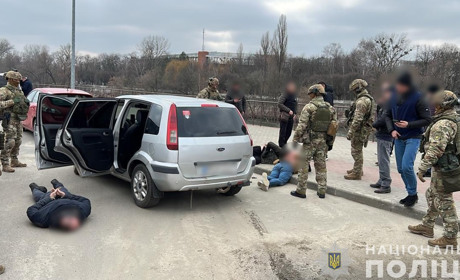 На Сумщині судитимуть злочину групу, яка займалася незаконним збутом зброї і боєприпасів