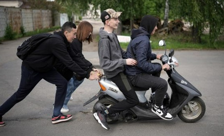 Ввели операцію "Мотоцикліст" на Одещині: перевірятимуть водіїв мопедів, особливо неповнолітніх