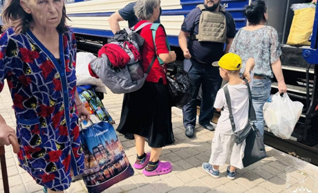 Евакуація з Донеччини продовжується: Павлоград стає новим пунктом відправлення евакуаційних потягів