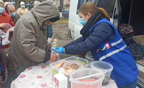 У Запоріжжі пройде тендер на організацію гарячого харчування для бездомних. Скільки виділили грошей