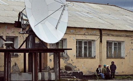 Зник мобільний зв'язок і перебої з водою. З окупованого Лисичанська скаржаться на "щасливе" життя