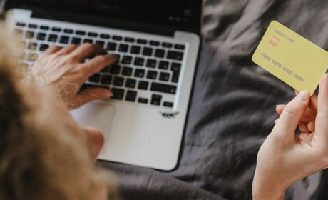 Підробляв чеки про оплату: у Жовтих Водах поліцейські викрили 24-річного шахрая