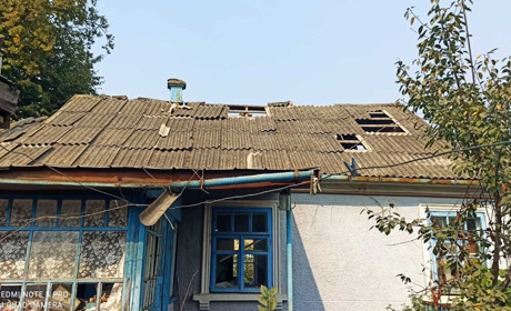 Не опинитися з проблемами наодинці: як у Старокостянтинові допомагають постаждалим від обстрілів