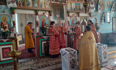 Архієпископ Лаврентій провів у Дем'янцях храмове богослужіння та вручив церковні нагороди ФОТО