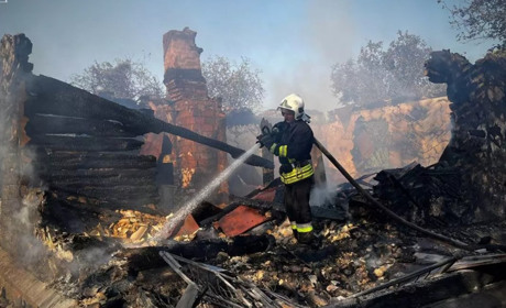 Майже шість годин гасили пожежу у с. Бобрик Вертіївської громади