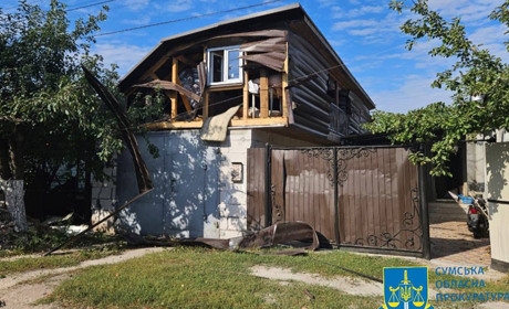 Рф атакувала Глухів трьома КАБами. Є поранені люди та пошкоджені обʼєкти