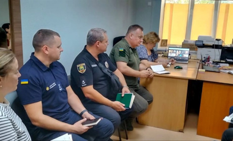 Комісія з розгляду питань щодо надання компенсації за зруйноване майно призупинила розгляд всіх заяв