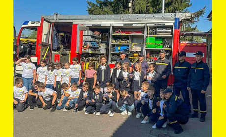 Ліцеїсти привітали Кагарлицьких рятувальників