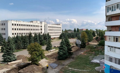 На Луганщині окупанти тримають місцевих "у тонусі". Одним вимикають воду, іншим – світло
