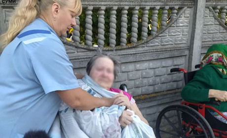 Росіяни вдарили КАБом по пансіонату в Сумах, де доглядали людей старшого віку та лежачих хворих