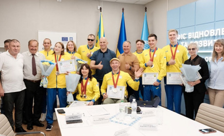 Донецькі паралімпійці здобули 20 медалей на Іграх у Парижі та отримали грошові нагороди від ОДА