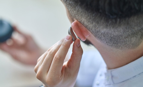 Як слуховий апарат може змінити ваше життя на краще?