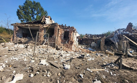 Поліцейські Сумщини показали наслідки обстрілів, також поранено трьох жителів