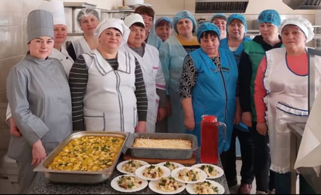 Шкільні кухарі Фастівської громади пройшли підготовку в кулінарних хабах області: деталі