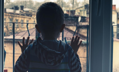 Реєстр безбатченків. Дітей-сиріт з Луганщини окупанти внесуть до російської бази даних