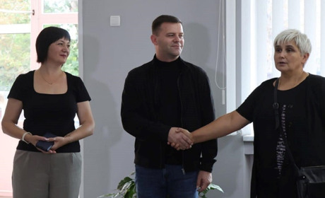 Козятинський ліцей №1 отримав новий інвентар від свого випускника Миколи Філонова