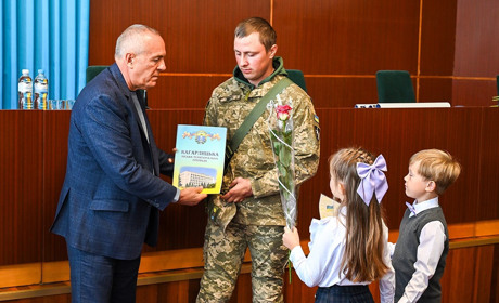 День захисників та захисниць України в Кагарлику: нагороджено військових, вшановано полеглих Героїв