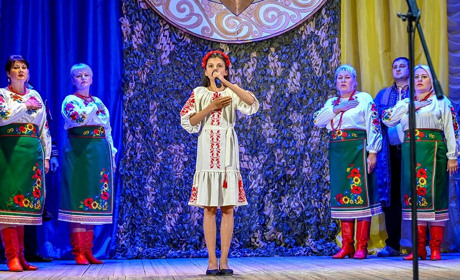 На честь захисників і захисниць України: благодійні концерт та виставка у Кагарлику на підтримку ЗСУ