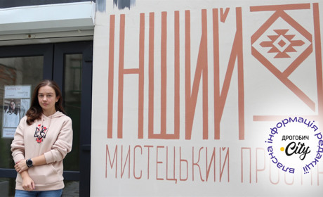 “Хочу, щоб це місце об'єднувало митців”: Христина Соломчак про мистецький простір “Інший кут”