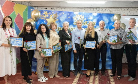У Нікополі освітян привітали з професійним святом
