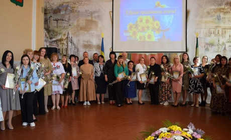 День вчителя: на Красноградщина привітали педагогів з професійним святом та відзначили найкращих