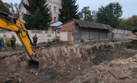 У Чернігові стався прорив каналізаційного колектора: ліквідація аварії тривала три дні