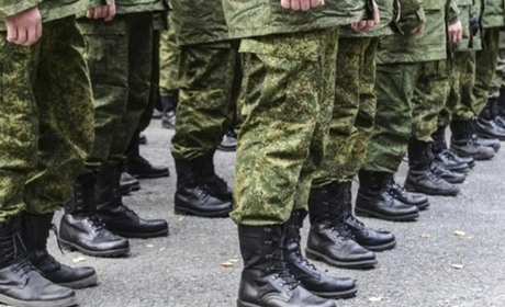 Незаконний призов на Херсонщині: окупанти залучають чоловіків з російськими паспортами до армії