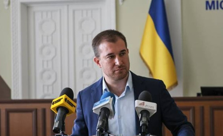 В.о. мера Чернігова звинуватив силовиків у тиску на депутатів міськради. Відео