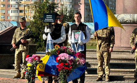 Южненці провели в останню путь військового Олександра Матвійчука (ФОТО)