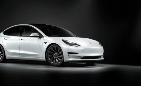 Чому варто купити Tesla Model 3 в ELMOB?