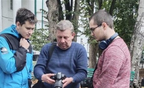 Майстер-клас від професіонала: ніжинські студенти-журналісти вдосконалювали навички з фотографування