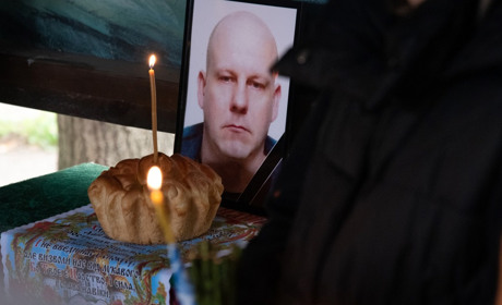 Нікополь попрощався з героєм: в останню путь провели Василя Чередниченка