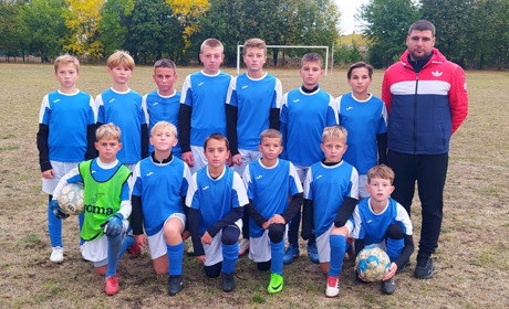 Команда футболістів спортивної школи "Гадяч" перемогла суперників із Шишак