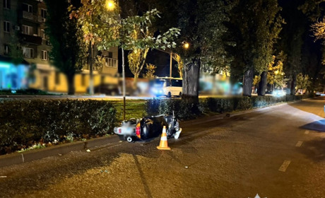 В Одесі водій мопеда збив двох пенсіонерів, які переходили дорогу: деталі трагедії