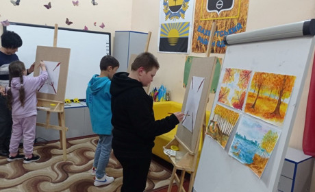 У Дніпрі запрацювала художня майстерня для дітей Торецької громади