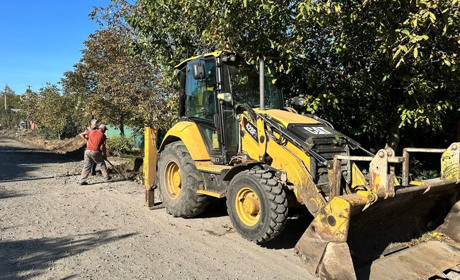 У одному з сіл Южненської громади триває ремонт дороги (ФОТО)