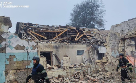 Рятувальники вивели 40 людей з пошкоджених будівель, а ворог здійснив повторний обстріл