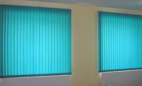 Вертикальні жалюзі: переваги сучасних світлозахисних пристроїв