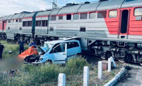 Під Мелітополем внаслідок аварії на залізничному переїзді загинули 6 людей