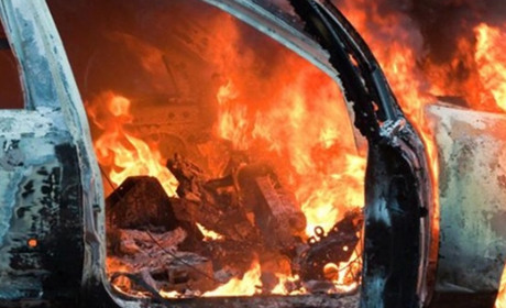 На Корюківщині під селом Баляси в автомобілі згорів чоловік. Що відомо про цю трагічну подію