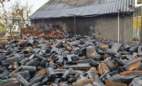 Горіли будівлі й дрова: вогонь наробив шкоди у селі Слобода на Кагарличчині