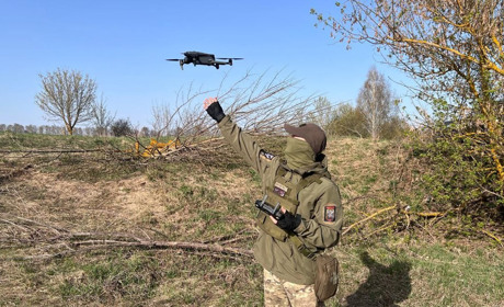 Група аеророзвідки, яка боронить кордони Сумщини, просить про допомогу в зборі на важливу антену