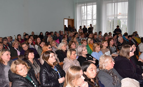 Грамоти, подяки, квіти отримали напередодні професійного свята працівники соціальної сфери