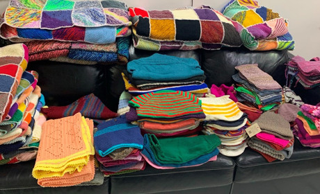 Переселенцям з Луганщини розпочато видачу теплого одягу для дітей та дорослих. Де отримати