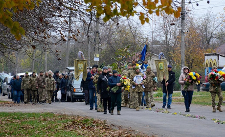 Приєднався до Небесного воїнства: у Шпендівці провели в останню дорогу захисника Олега Тищенка